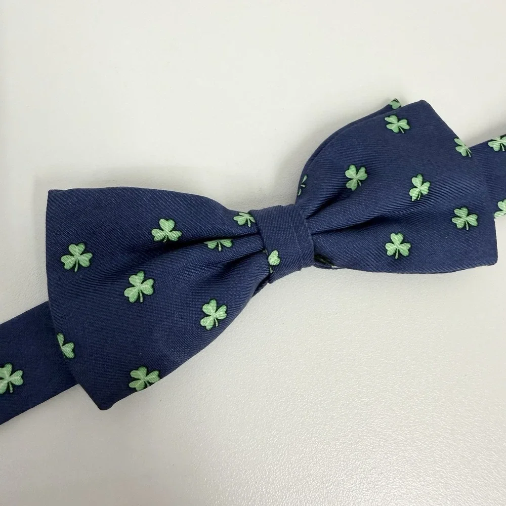 Vineyard Vines Boys Bow Tie Cloverleafs Navy Blue & Green Silk USA 2